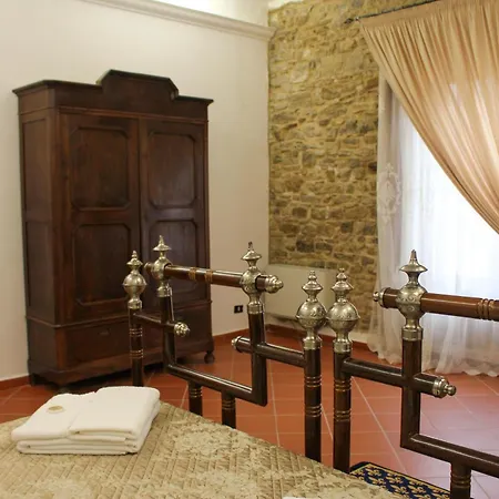 Castel Di Pietra Guest house Pietra Montecorvino