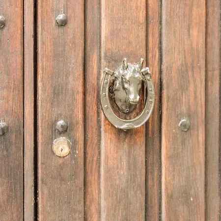 Castel Di Pietra 3* Pietra Montecorvino