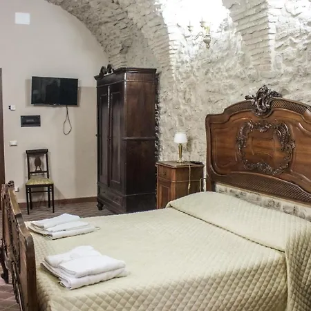 Guest house Castel Di Pietra