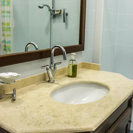 Castel Di Pietra Pietra Montecorvino