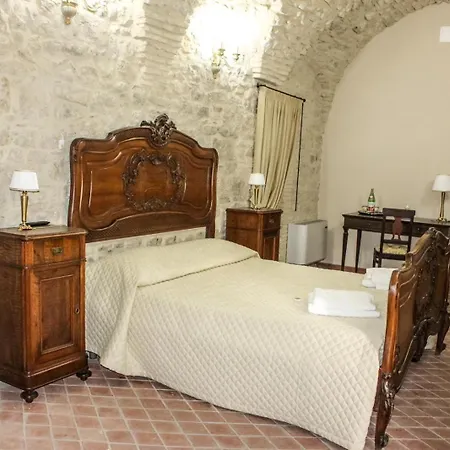 Guest house Castel Di Pietra 3*