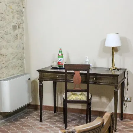 Guest house Castel Di Pietra