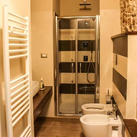 Guest house Castel Di Pietra 3*