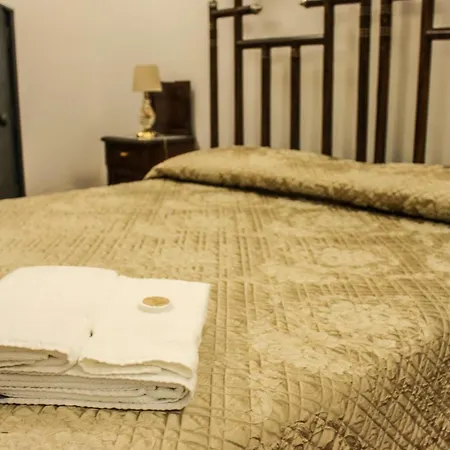 Castel Di Pietra Guest house Pietra Montecorvino