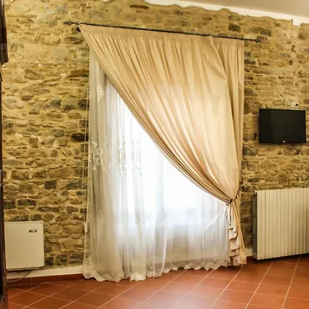 Castel Di Pietra *
