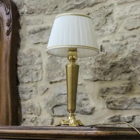 Castel Di Pietra Pietra Montecorvino