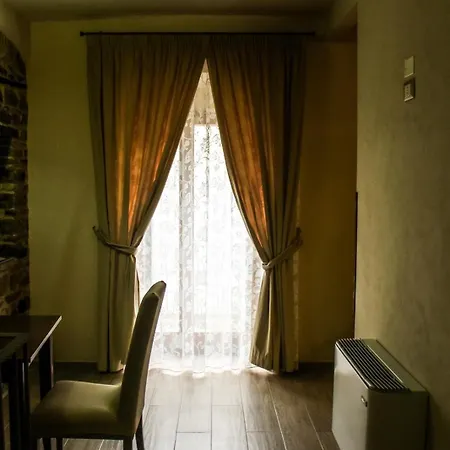 Pensjonat Castel Di Pietra