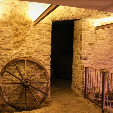 Castel Di Pietra Gæstehus