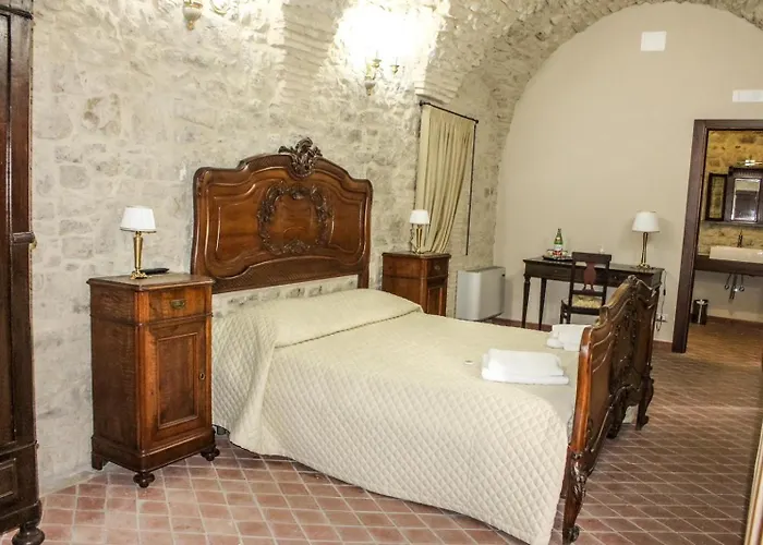 Гостевой дом Castel Di Pietra 3*