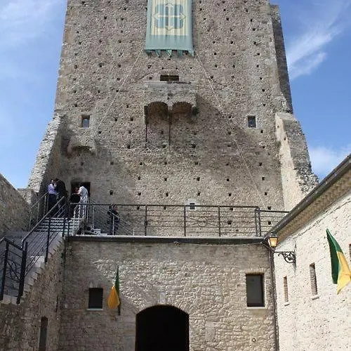 Гостевой дом Castel Di Pietra Pietra Montecorvino