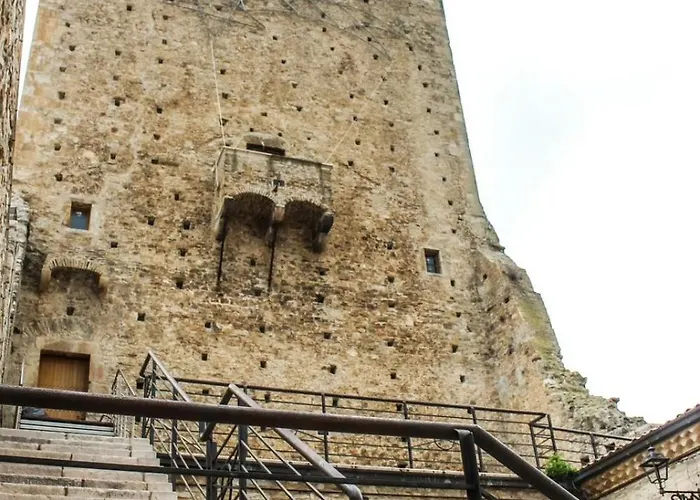 Castel Di Pietra