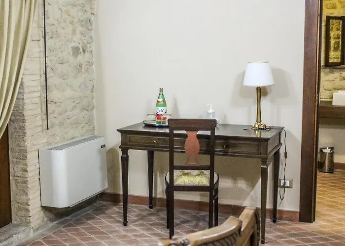 Гостевой дом Castel Di Pietra