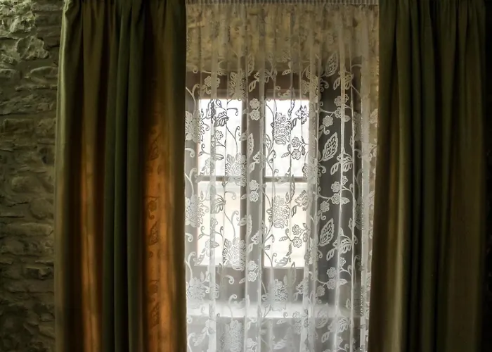 Гостевой дом Castel Di Pietra